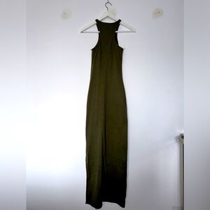 Full Length Sleeveless Fitted Dresss